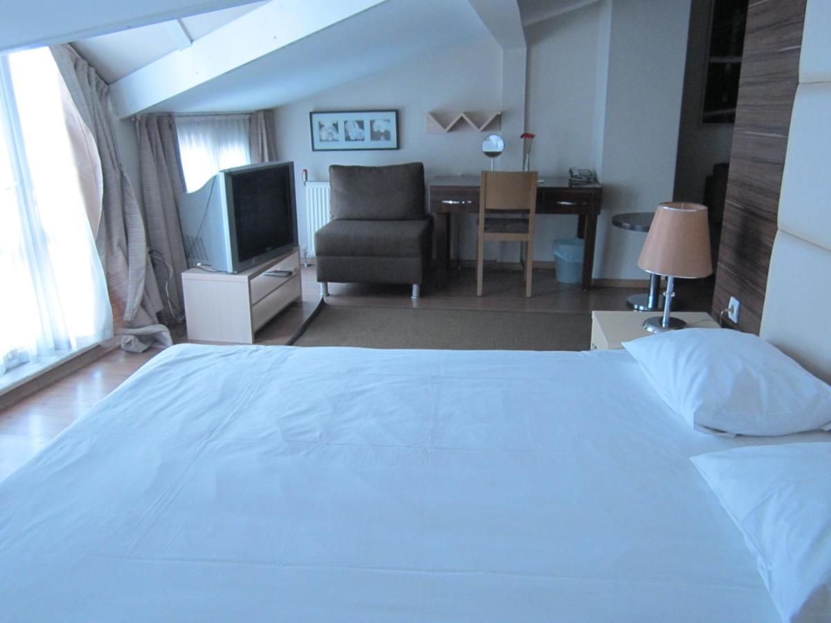 Derpa Suite Hotel Istanboel Buitenkant foto