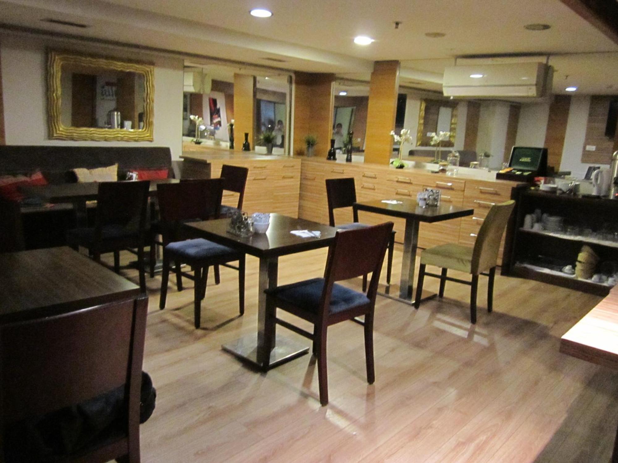 Derpa Suite Hotel Istanboel Buitenkant foto