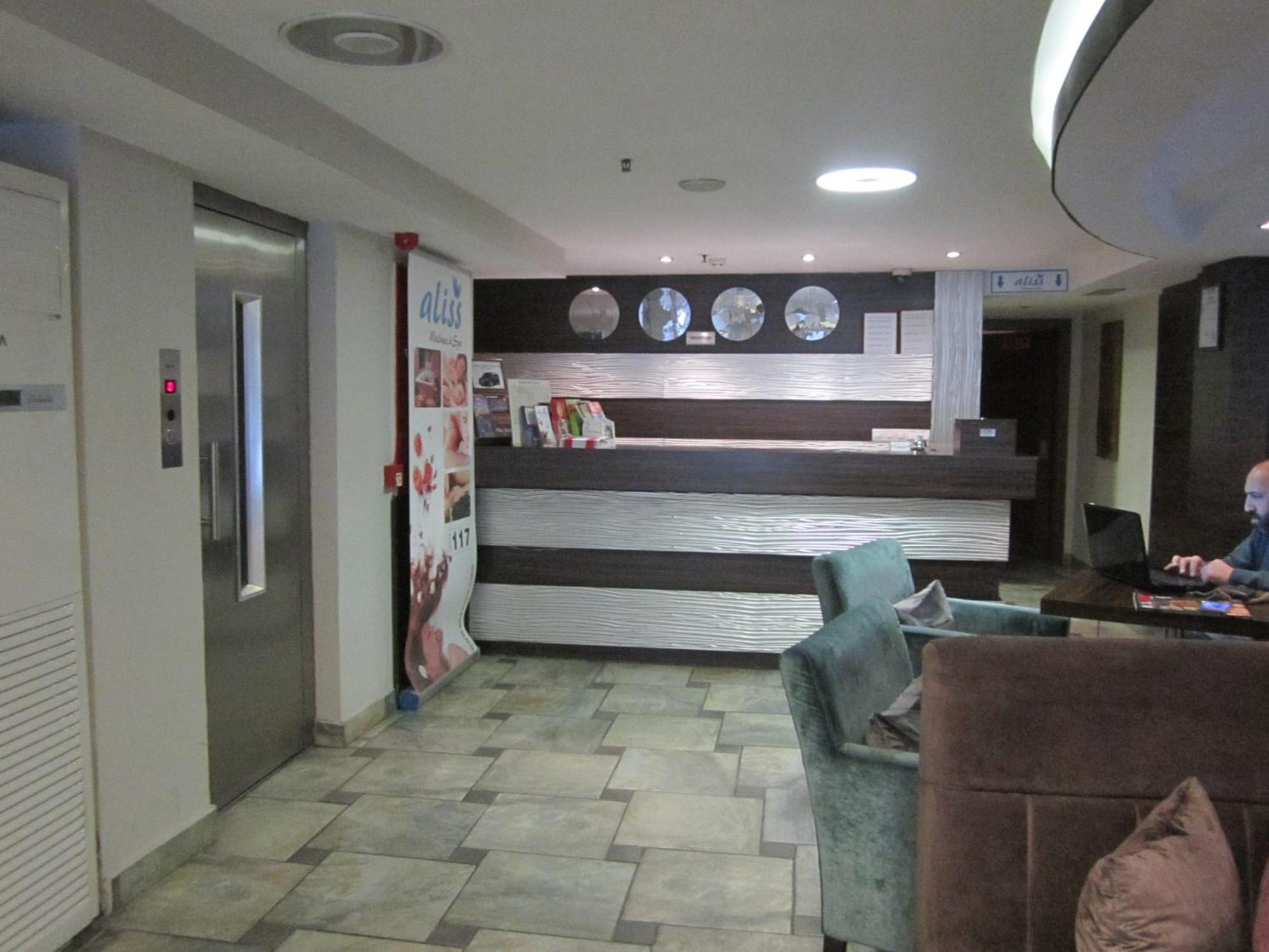 Derpa Suite Hotel Istanboel Buitenkant foto