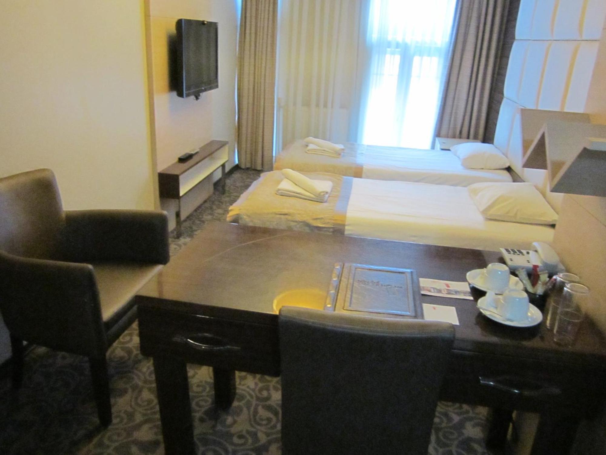 Derpa Suite Hotel Istanboel Buitenkant foto