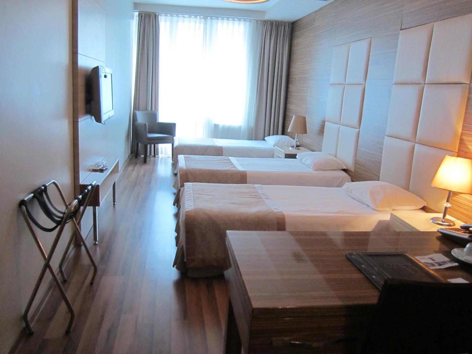 Derpa Suite Hotel Istanboel Buitenkant foto