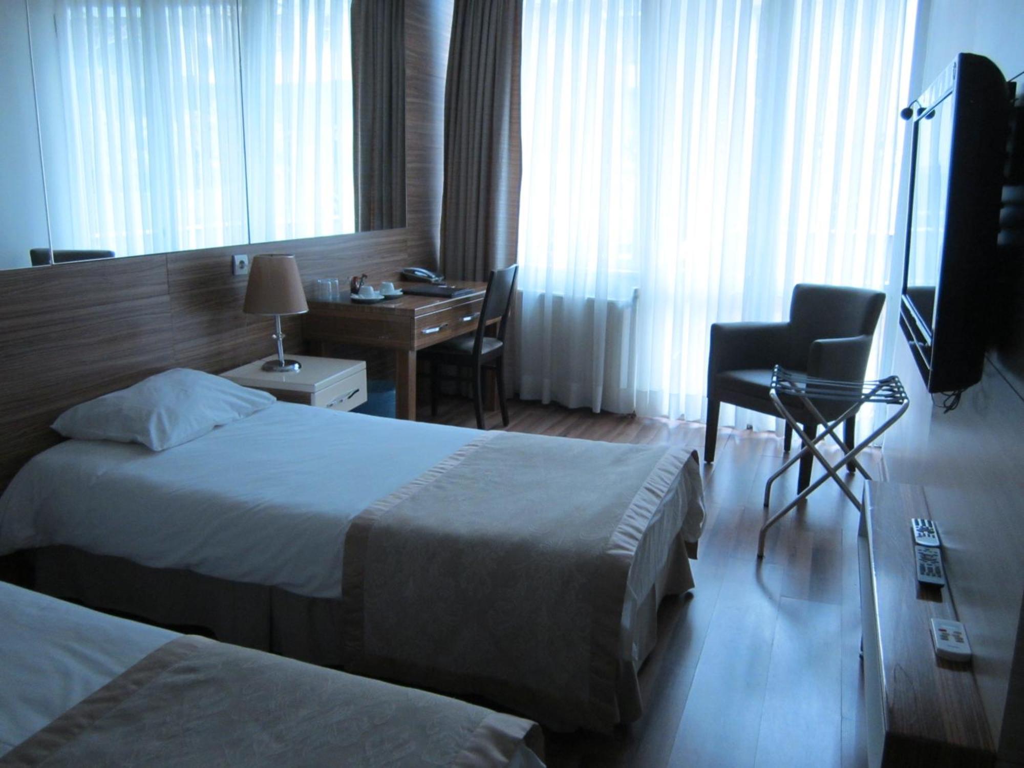 Derpa Suite Hotel Istanboel Buitenkant foto